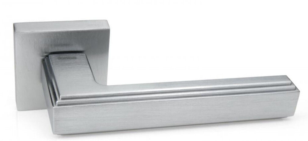 Ручки дверные на розетке FORME Alila 293Q C02 хром матовый