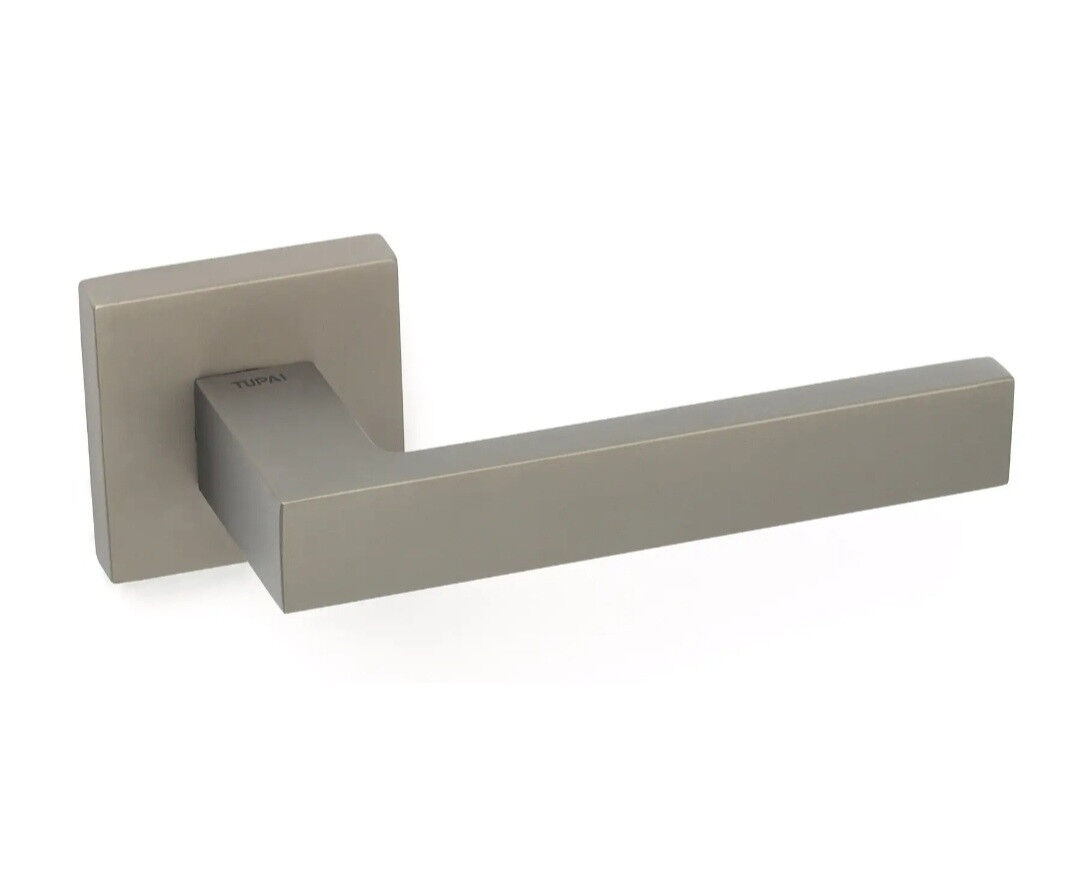Дверные ручки TUPAI SQUARE 2275Q-141 титан (для входных и межкомнатных дверей)